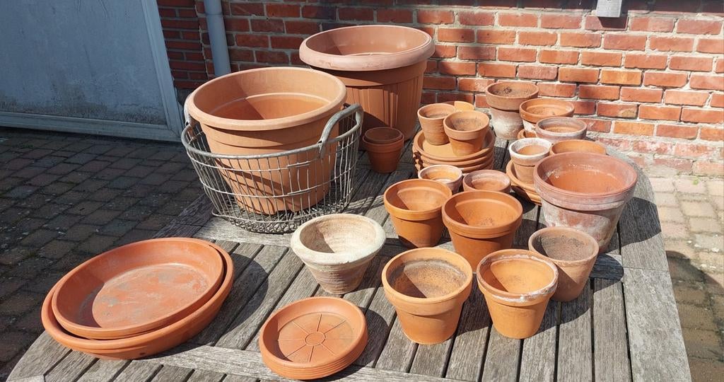 Terracotta bloempotten en onderzetters, Ophalen
