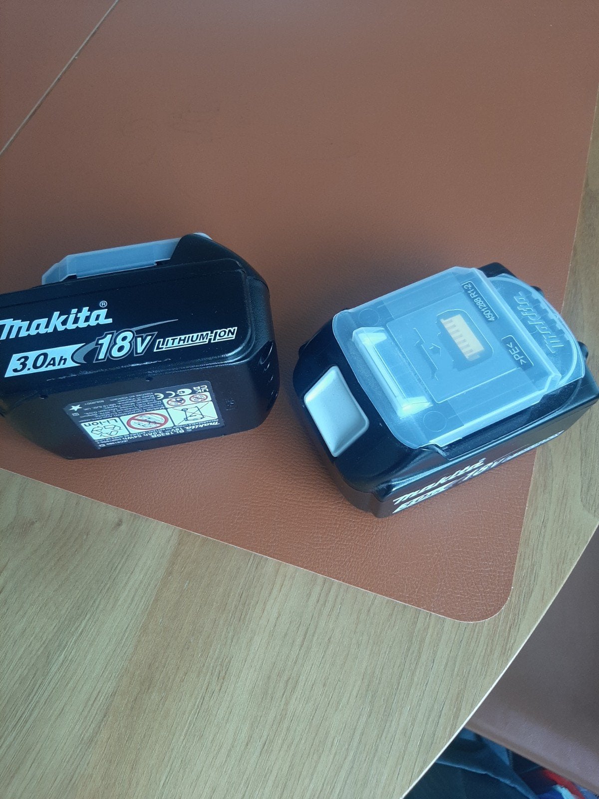 2 makita 18V batterijen: BL1830b, Doe-het-zelf en Bouw, Ophalen