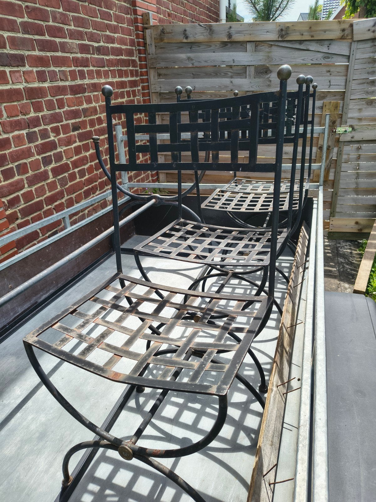 Table et chaises en fer forgé ., Enlèvement ou Envoi