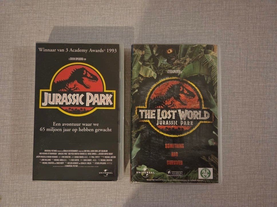 2 x VHS Jurassic Park, collectionnées, CD & DVD, VHS | Film, Sous-titré en néerlandais, Enlèvement ou Envoi, Anglais, Tous les âges