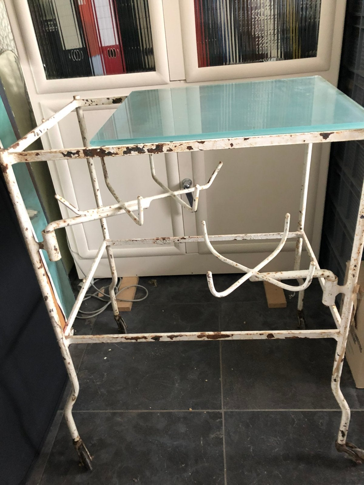 Verzorgkar ziekenhuis 1960, Ophalen, Zo goed als nieuw