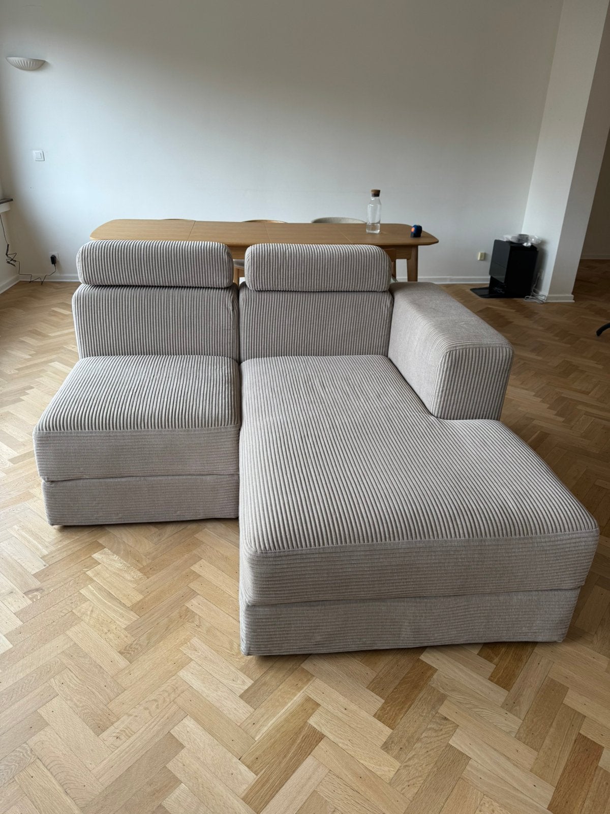 Canapé IKEA JÄTTEBO avec méridienne – Beige taupe – 1.5 an, Enlèvement, Comme neuf