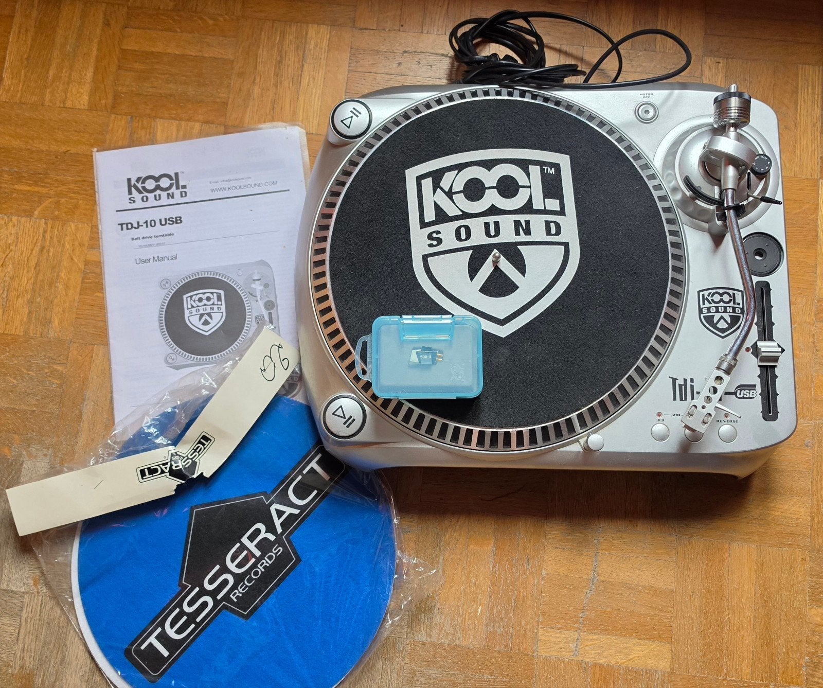 KOOL Sound TDJ-10 usb platenspeler met extra naald en 2 mat, Muziek en Instrumenten, Ophalen, Draaitafel