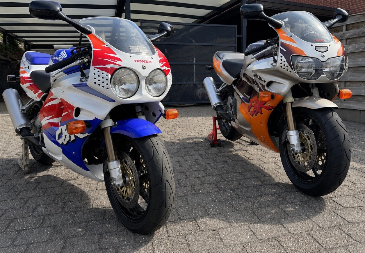 2x honda sc28 (tricolore + urban tiger), Motoren, Ophalen, Gebruikt