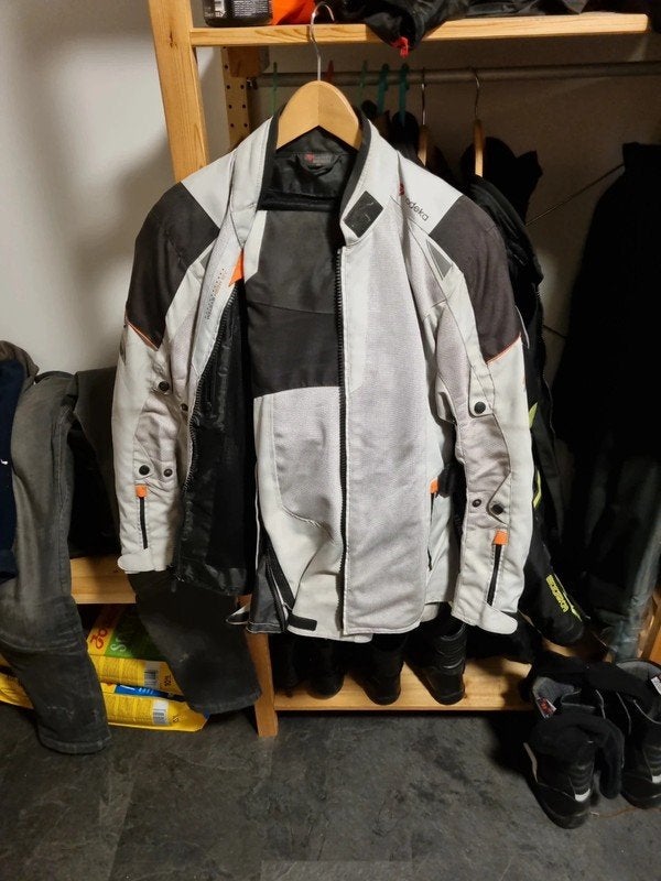 zomertenue Modeka, Seconde main, Femmes, Enlèvement, Combinaison