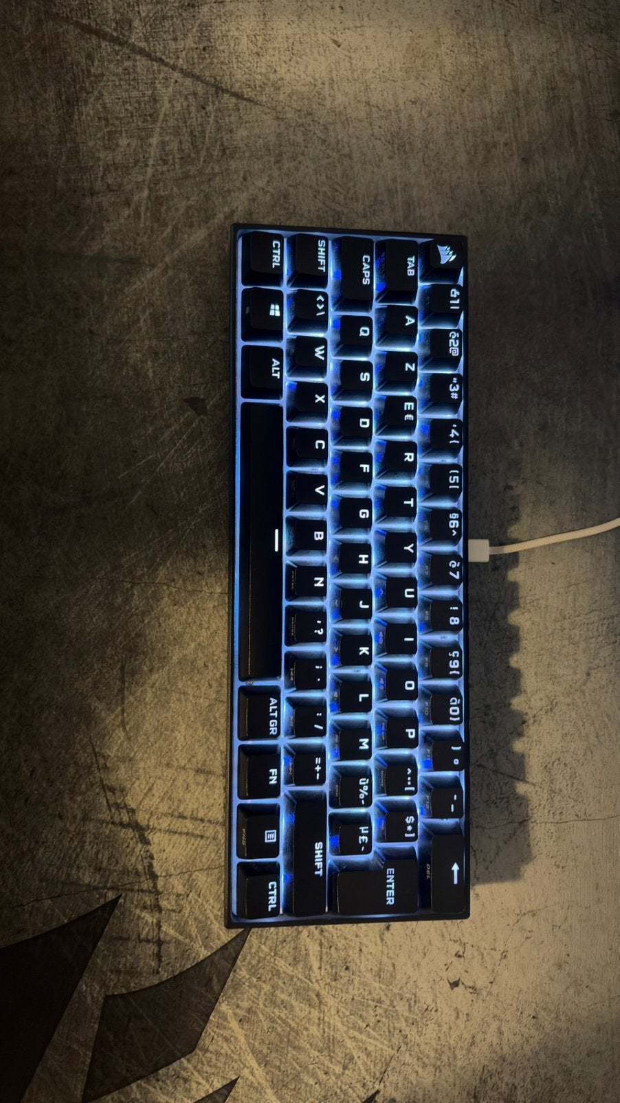 Corsair K65 RGB Mini Mechanical Gaming Keyboard – AZERTY, Computers en Software, Azerty, Ophalen of Verzenden, Zo goed als nieuw