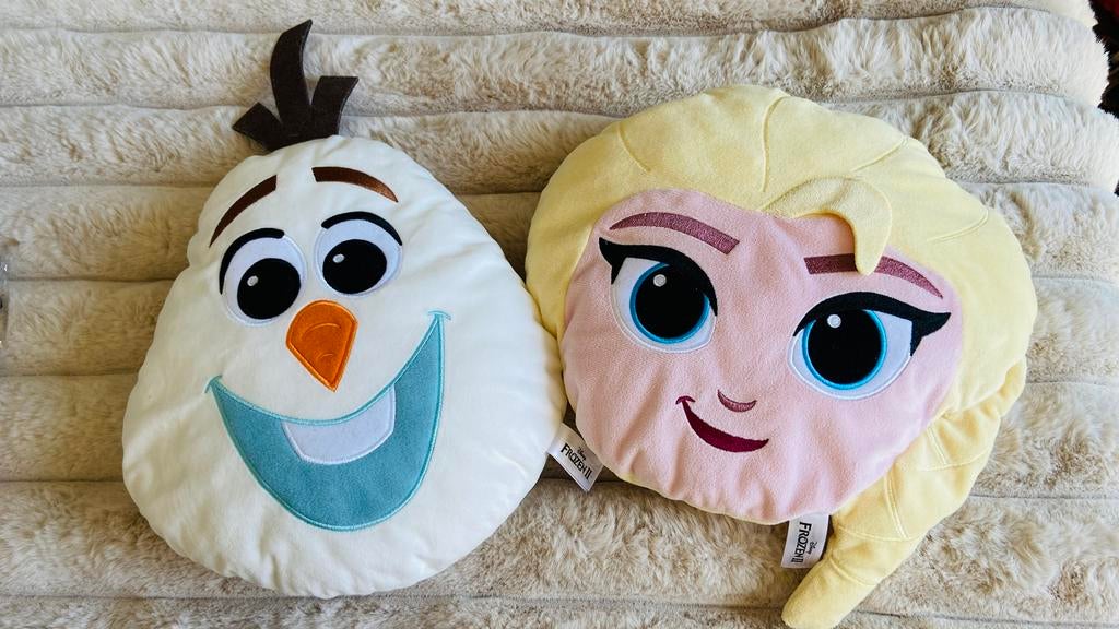Set van 2 Disney Frozen Sierkussens Elsa & Olaf, Ophalen of Verzenden, Zo goed als nieuw