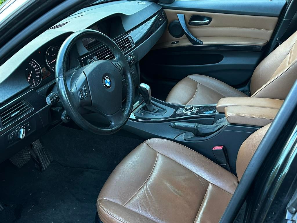 BMW 318D Automaat Luxury Bruin Interieur Euro 5 2009 Navi, Auto's, BMW, Euro 5, Bedrijf, Diesel, Te koop