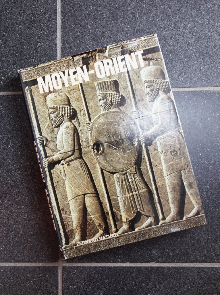267.Le Moyen-Orient – Beau livre illustré – Très bon état, Ophalen of Verzenden, Zo goed als nieuw