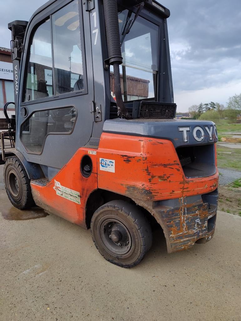 Toyota diesel  Heftruck met triplex mast 10500 euro ex btw, Doe-het-zelf en Bouw, Metalen, Ophalen