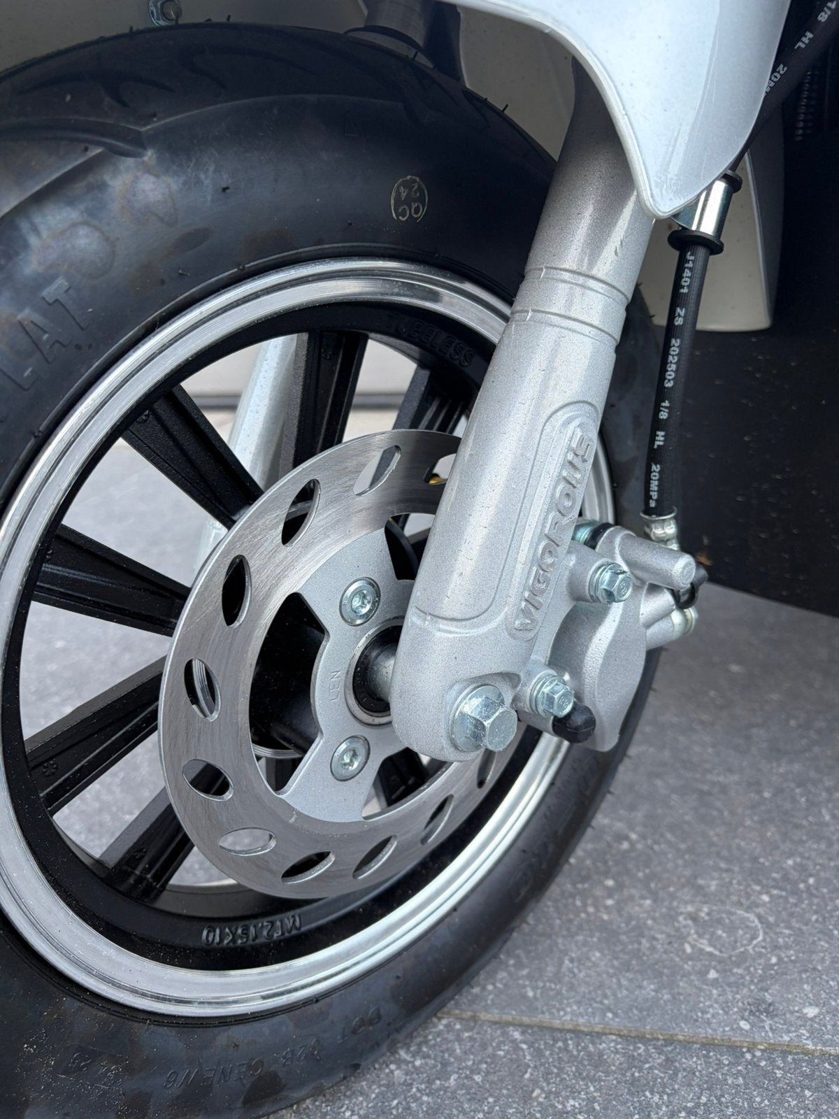 Voiturette électrique Comfigo 25 km/h Scootmobiel état neuf, Divers, Enlèvement ou Envoi, Comme neuf, Shoprider