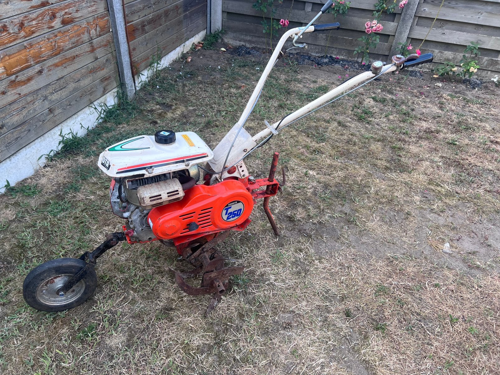 Motorculteur merk kabuto, Ophalen, Zo goed als nieuw, Benzine, Tuinfrees