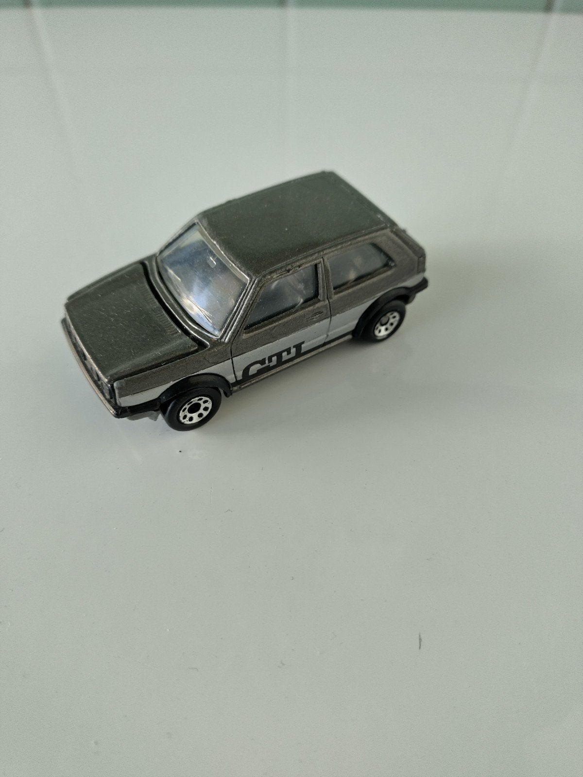 Vintage Matchbox VW Golf GTI AFHALING LEES BESCHRIJVING, Ophalen, Zo goed als nieuw, Auto, Matchbox