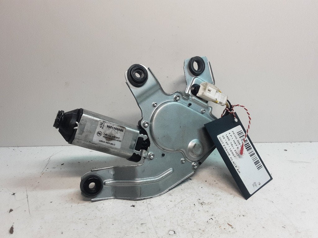 MOTEUR ESSUIE-GLACE ARRIÈRE Peugeot 206 (2A / C/H/J/S), Kontakt-peugeot@peugeot.com, Utilisé, Peugeot Deutschland GmbH, Bahnhofsplatz
65423  Rüsselsheim, DE
