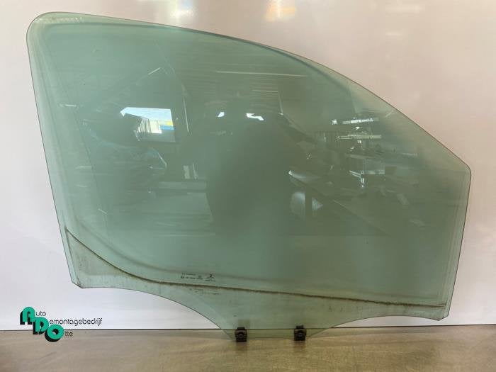 Vitre portière 2portes droite d'un Toyota Pro-Ace (Pro-Ace, -, 3 mois de garantie, Toyota, Utilisé