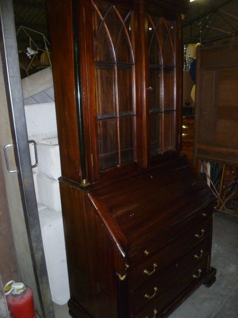 MOOIE OUDE MASSIEF MACHONIEHOUTEN SECRETAIRE/VITRIENE, Ophalen