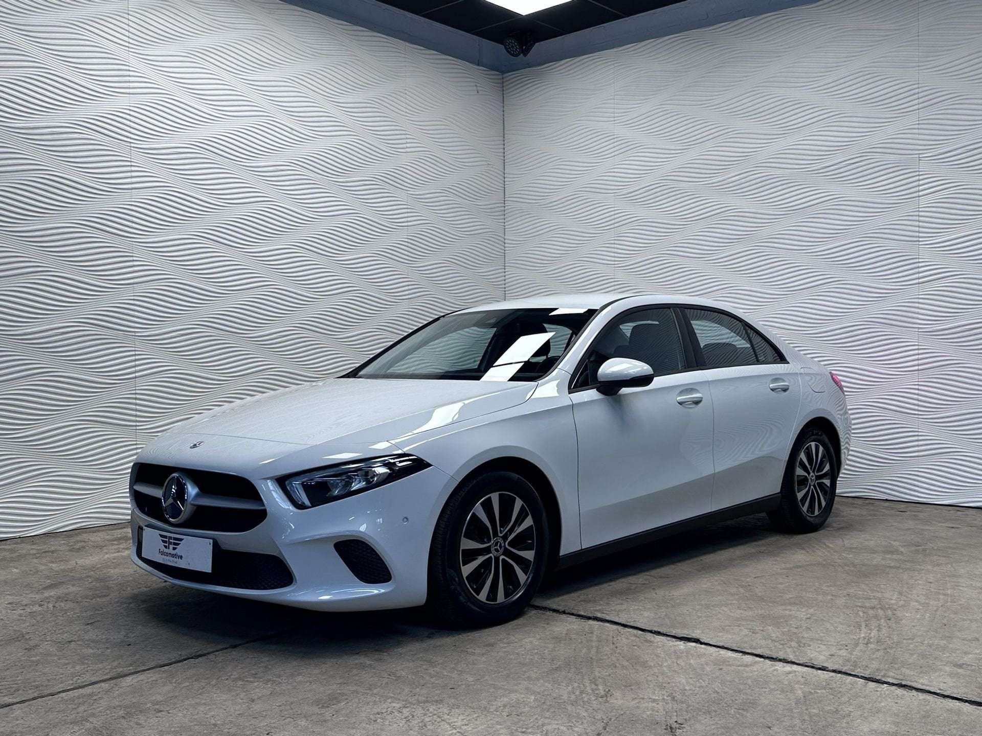 Mercedes-Benz A-Klasse d*AUT*NAVI*CAMERA*ZTLVERW.*29.763 KM!, Auto's, Automaat, 4 deurs, Wit, Bedrijf