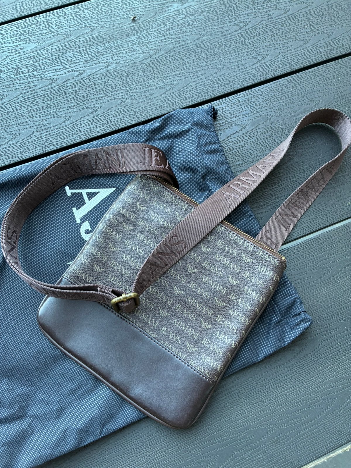 Crossbody tas mannen Armani, Enlèvement, Comme neuf