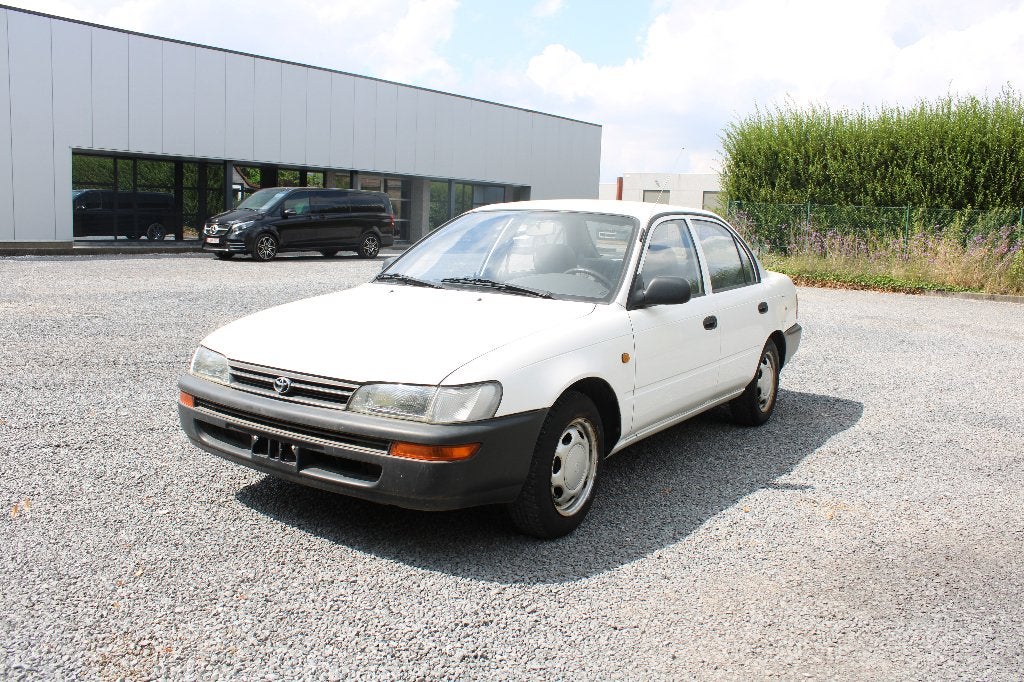 TOYOTA COROLLA OLDTIMER 4 DEURS 1,3 BENZINE, Autos, Achat, 4 portes, Entreprise, Corolla