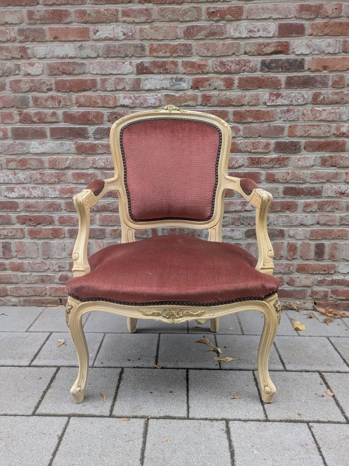 Oude stoel, Enlèvement