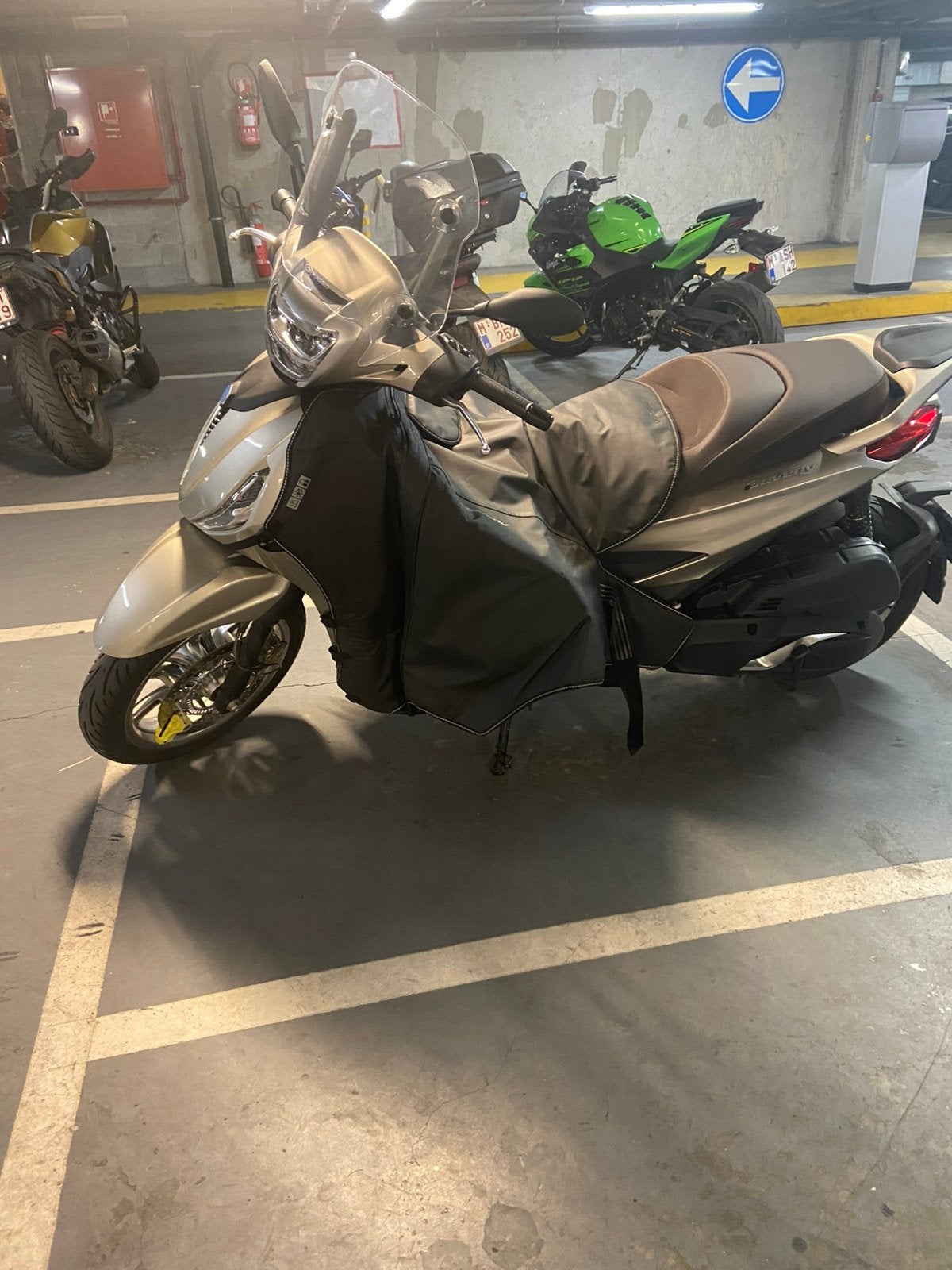 Beverly Piago 400cc pk, Ophalen, Zo goed als nieuw