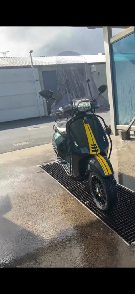 vespa sprint racing edition, Ophalen, Zo goed als nieuw, Benzine, 50 cc