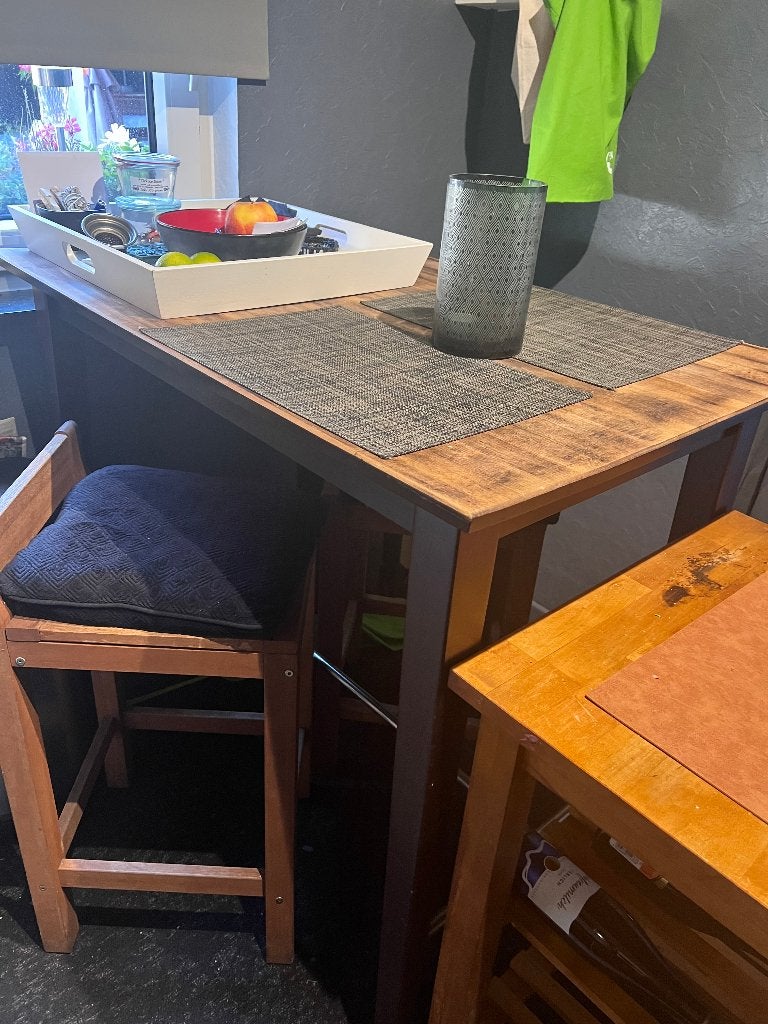 table de buffet avec tabourets de bar, Enlèvement, Utilisé