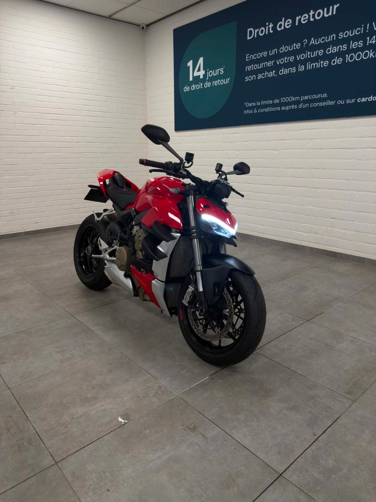 Ducati streetfighter v4 2021 panigale, Motos, Particulier, Neuf