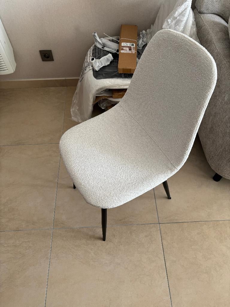 Witte stoelen - 6 stuks - nieuw, Huis en Inrichting, Stoelen, Ophalen, Wit, Nieuw, Stof