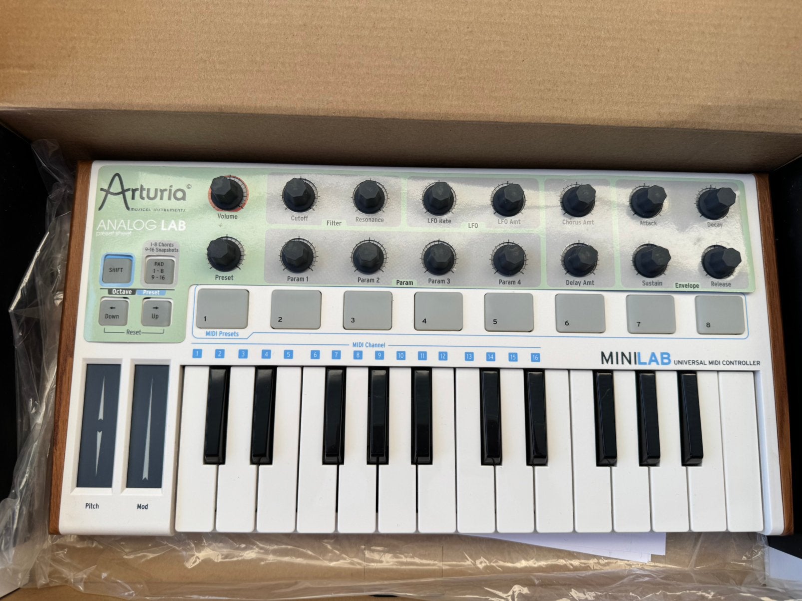 Arturia MiniLab MIDI-controller met doos, Muziek en Instrumenten, Ophalen of Verzenden, Zo goed als nieuw