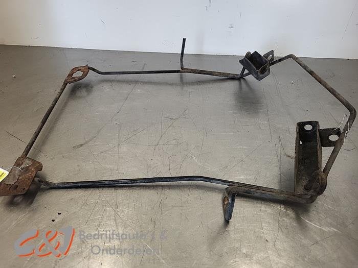 Ophangmechaniek reservewiel van een Opel Vivaro, Auto-onderdelen, Gebruikt, -, -, Opel