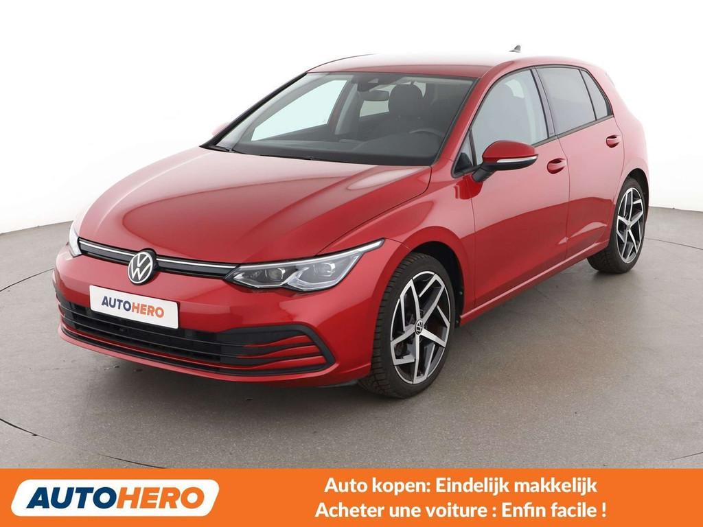 Volkswagen Golf 1.5 eTSI ACT Life (automatique), Autos, Rouge, Achat, 2 places, Alcantara