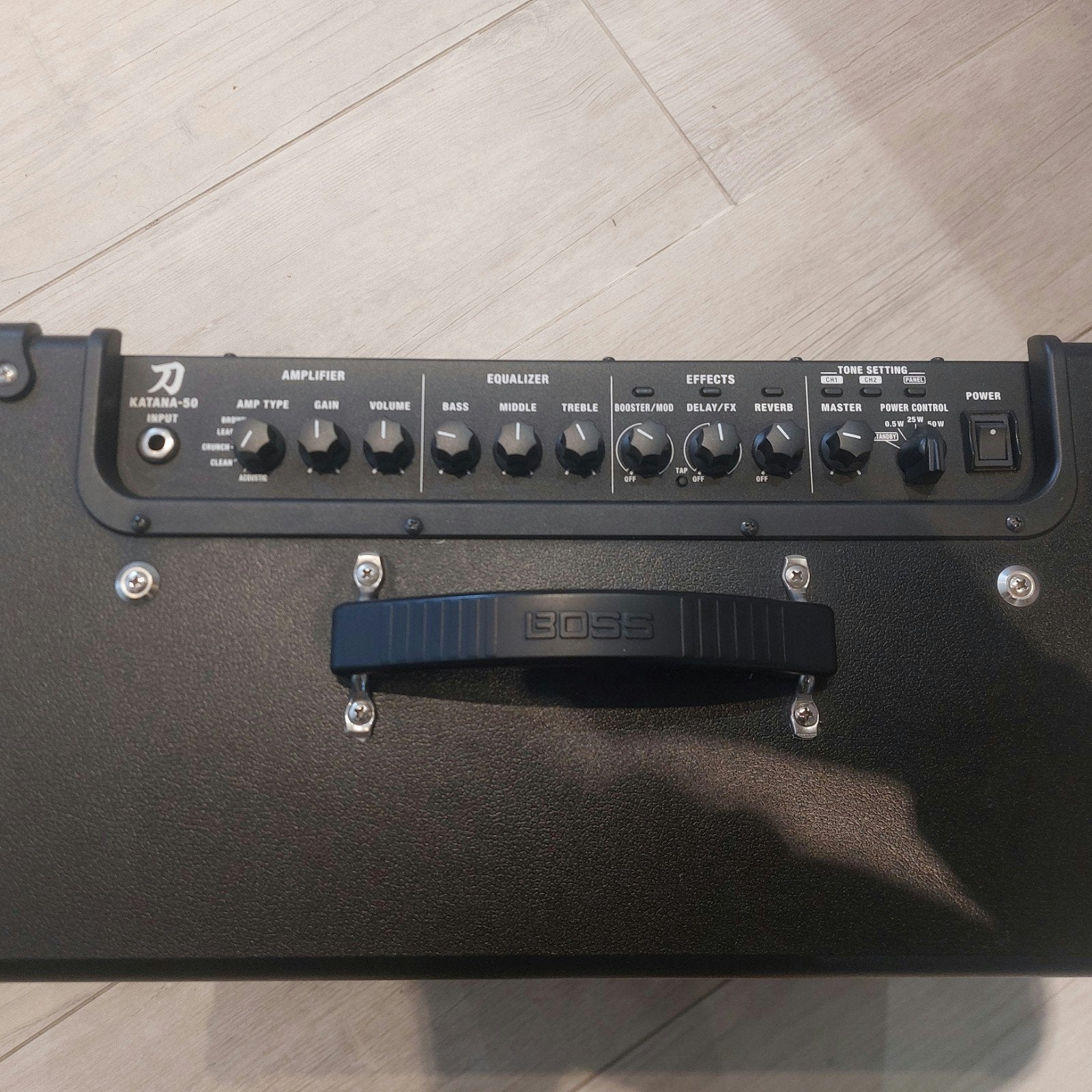 Boss Katana 50 gitaarversterker, Muziek en Instrumenten, Ophalen, Zo goed als nieuw, Gitaar, 50 tot 100 watt