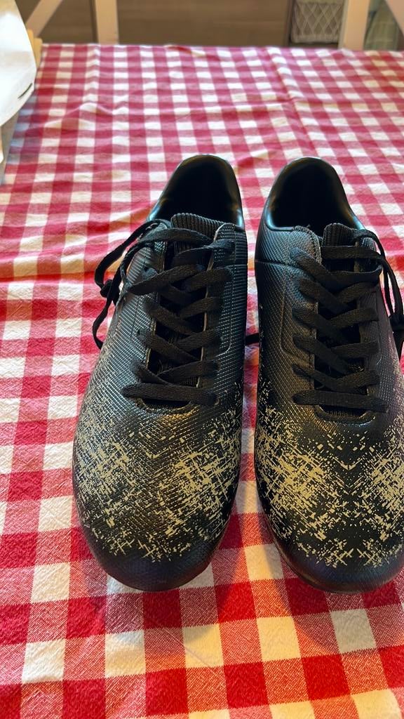 Nieuwe voetbalschoenen, Sport en Fitness, Ophalen, Nieuw, Schoenen