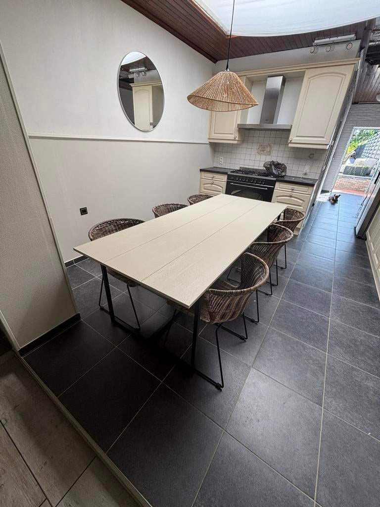Eettafel met 6 stoelen