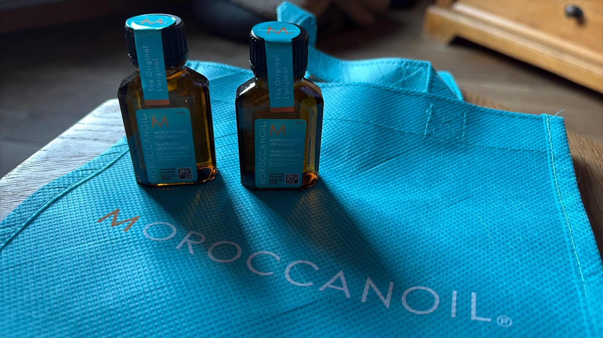 2 nouveaux flacons scellés de traitement Moroccanoil. 30 ml, Bijoux, Sacs & Beauté, Enlèvement ou Envoi, Neuf, Soin des cheveux ou Soin réparateur des cheveux