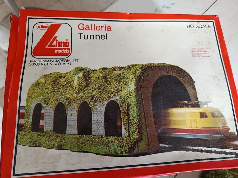 tunnel « Galleria » Lima Échelle HO compatible Marklin, Enlèvement ou Envoi, Comme neuf, Lima