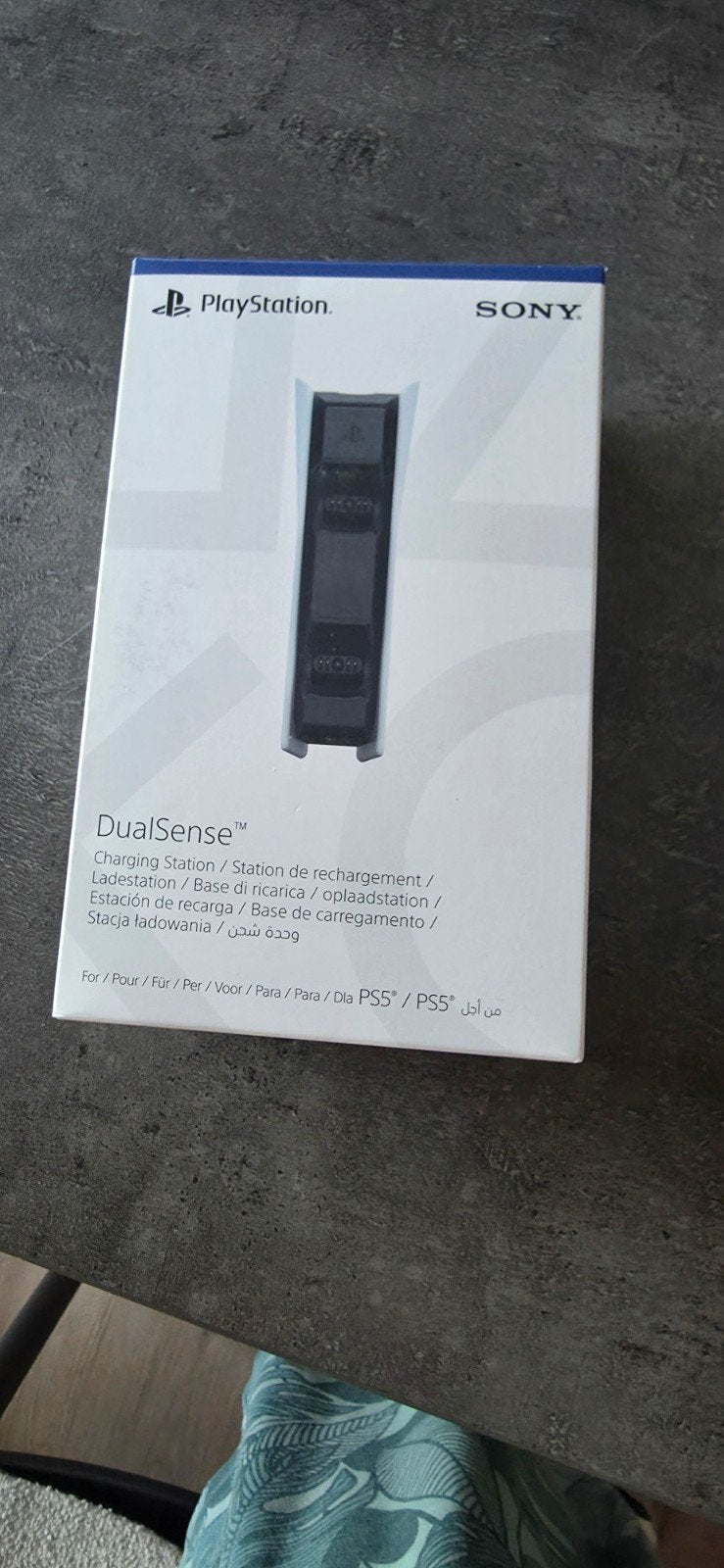 DualSense charging station ps5, Games en Spelcomputers, Spelcomputers | Sony PlayStation 5, Ophalen, Playstation 5
