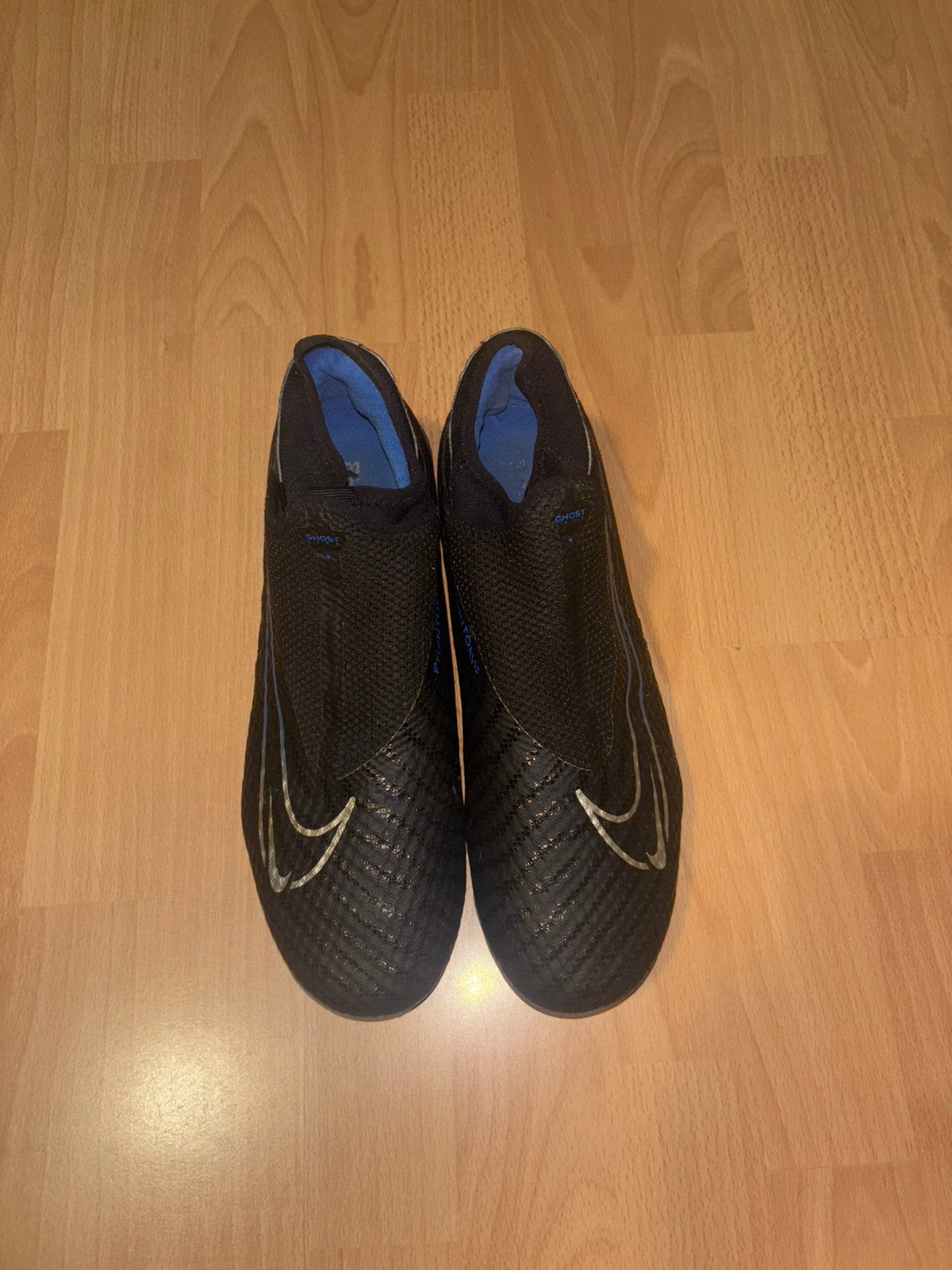 Voetbalschoenen nike, Sport en Fitness, Ophalen, Zo goed als nieuw, Schoenen
