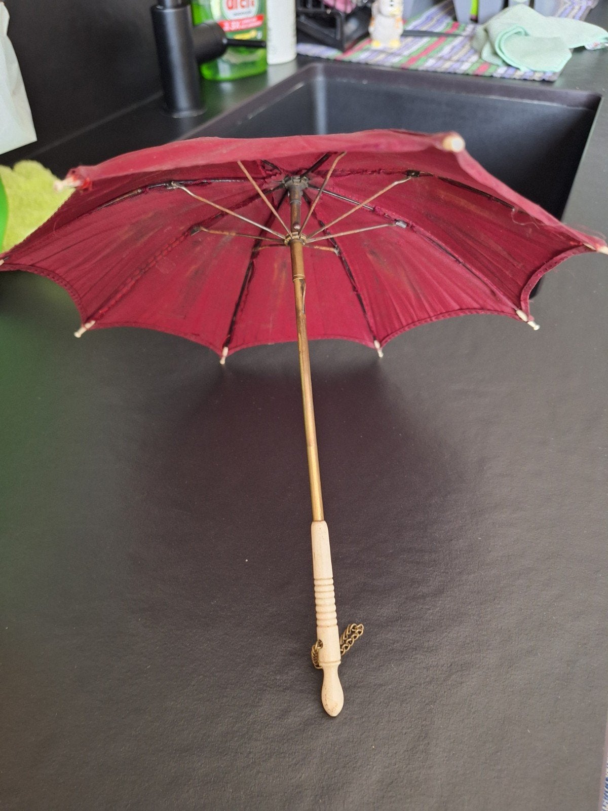 Oude poppenparaplu.met ivoren handvat., Ophalen
