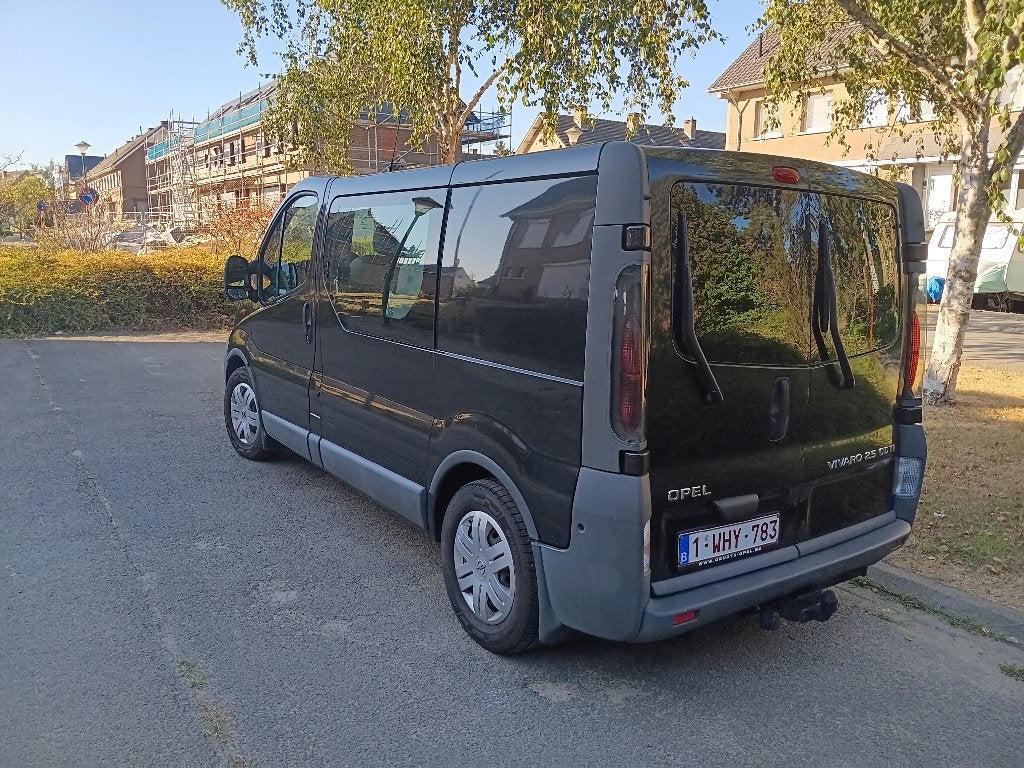 Opel Vivaro 2.5, Achat, Système audio, 2500 cm³, Boîte manuelle