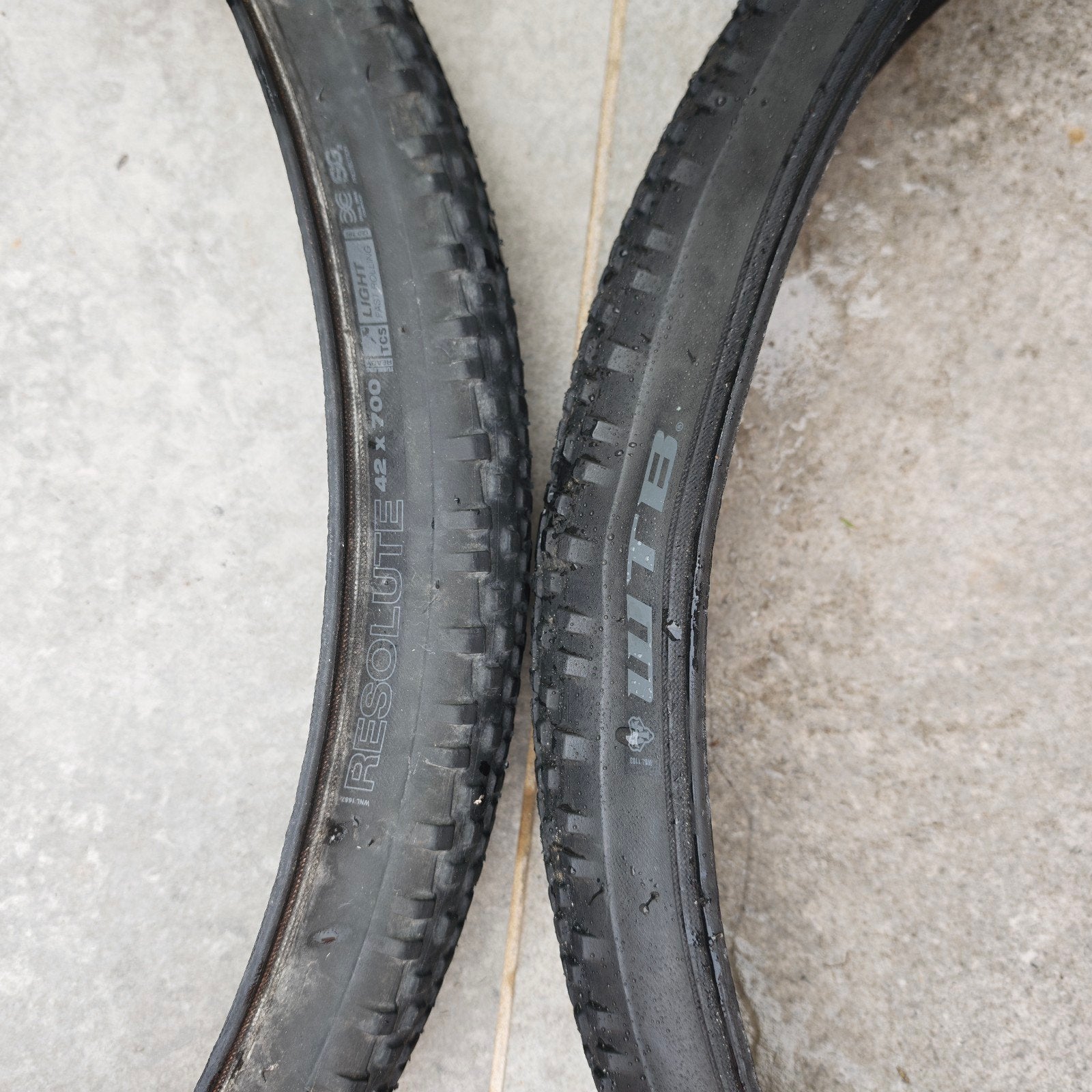 Pneu de gravel WTB Resolute 700 x 42 SG2/TCS Light — Ensemb, Vélos & Vélomoteurs, Vélos Pièces, Enlèvement ou Envoi, Pneu, WTB