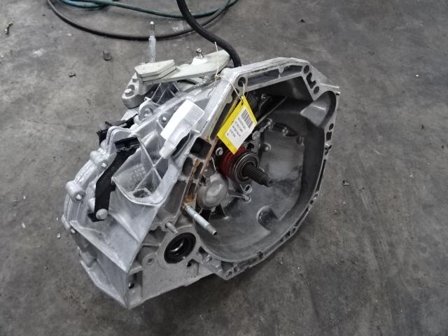 VERSNELLINGSBAK Dacia Duster (HS) (TL4S075), Gebruikt, Dacia