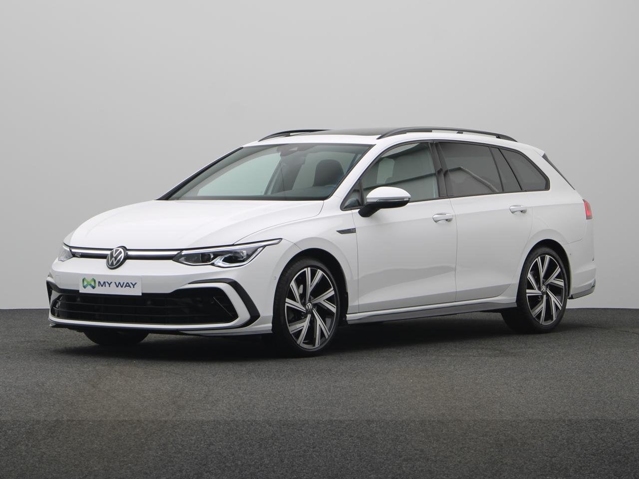 Volkswagen Golf VIII SW R-LINE 1.5 eTSI 150 PK DSG  PANORAMI, Autos, Achat, 129 g/km, https://public.car-pass.be/vhr/3196d471-86ee-4fbc-b4df-f8a4e1a67df9