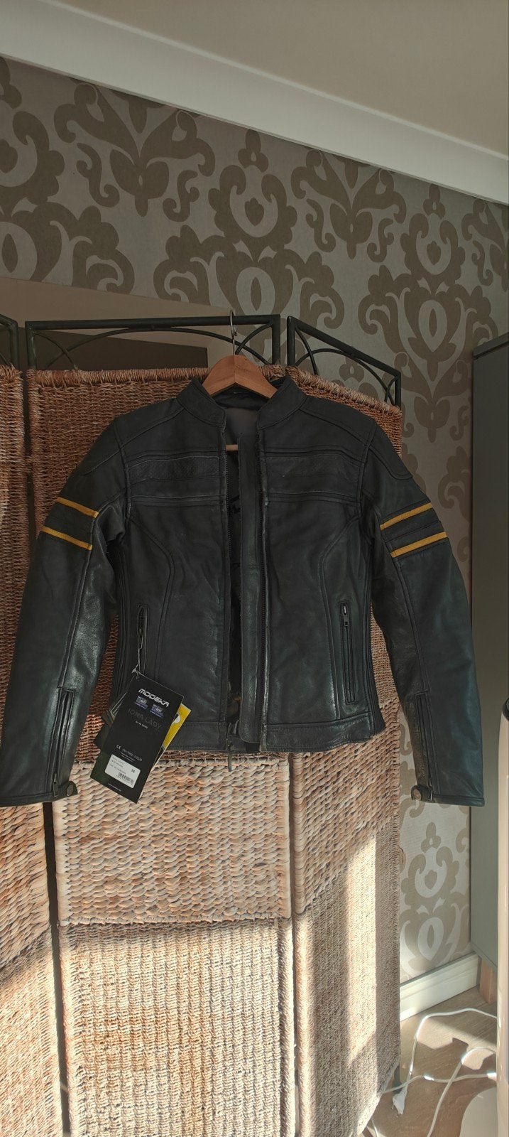 Lederen motorjas dames maat 36, Motoren, Ophalen, Dames
