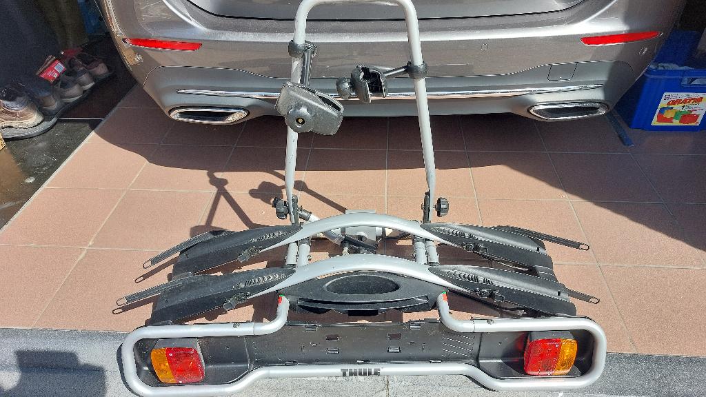 Thule fietsenrek, Ophalen, 2 fietsen, Zo goed als nieuw, Trekhaakdrager