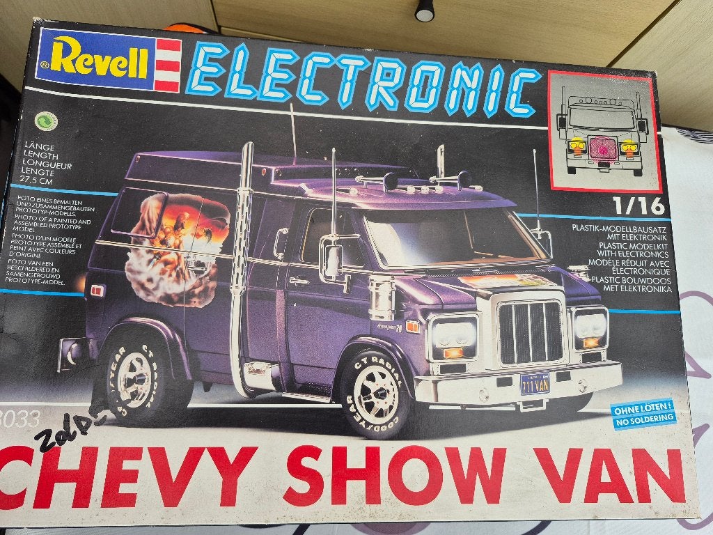 Bouwdoos Revell electronic CHEVY-VAN, 1:50 of kleiner, Auto, Revell, Ophalen of Verzenden
