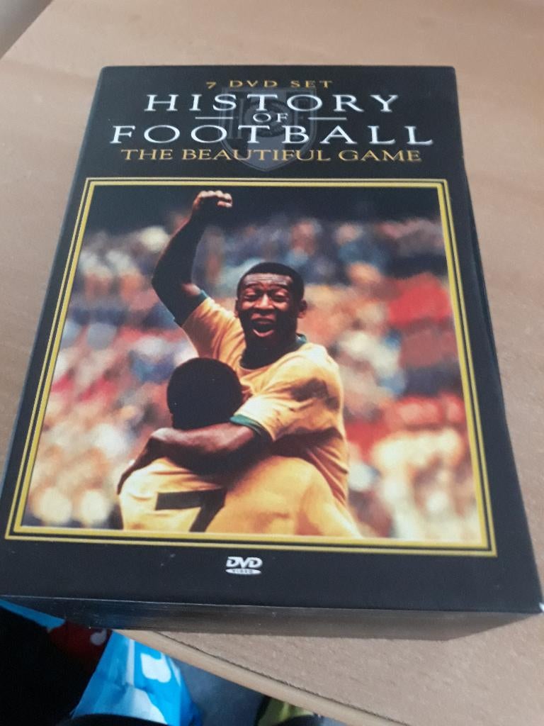 dvd box history of football 7 dvd's, CD & DVD, DVD | Sport & Fitness, Enlèvement ou Envoi
