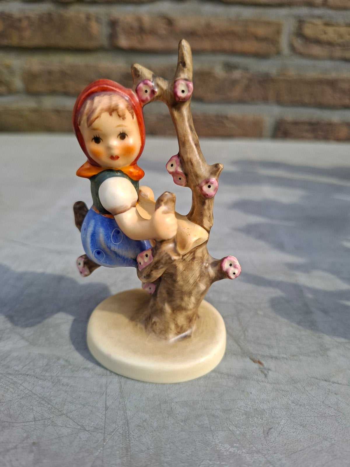 Hummel - Apple tree girl - porselein beeldje, Antiek en Kunst, Ophalen