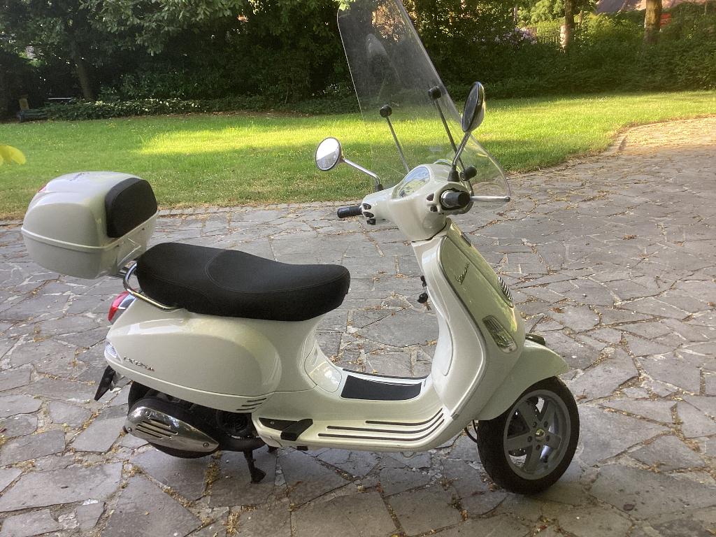 VESPA PIAGGIO volledig uitgerust ( VASTE PRIJS ! ), Ophalen